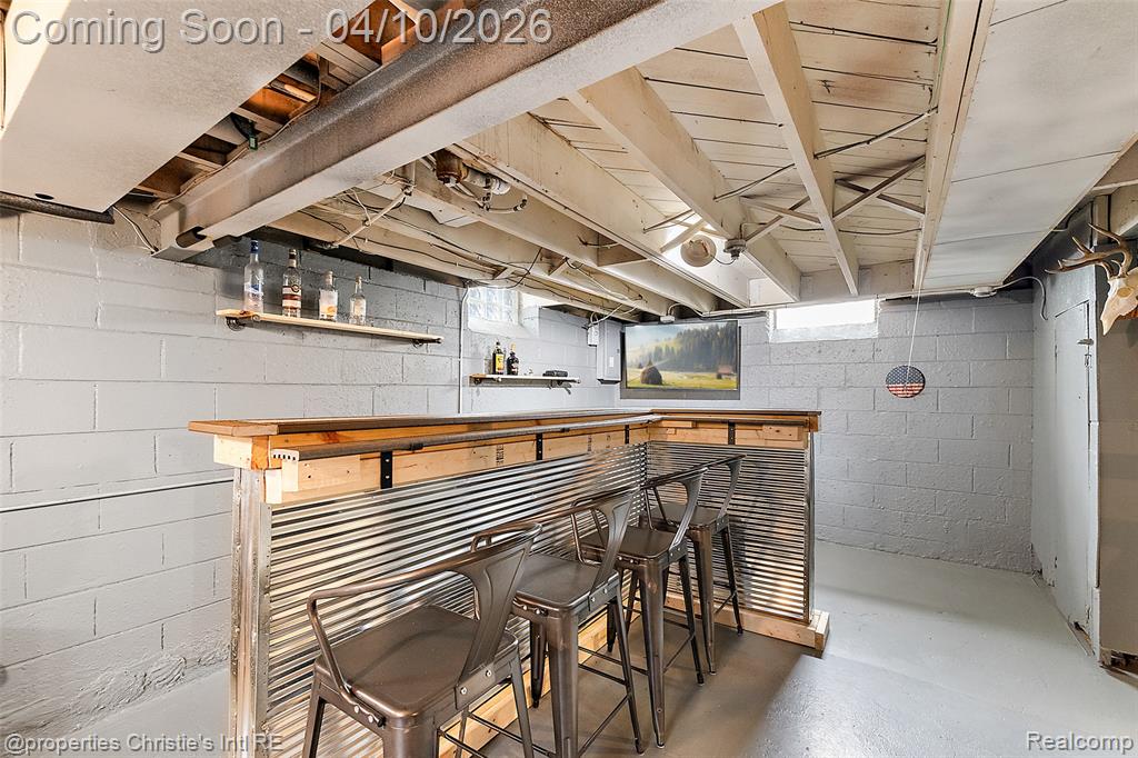 24658 Roanoke Avenue, Oak Park, MI 48237 — Photo 38