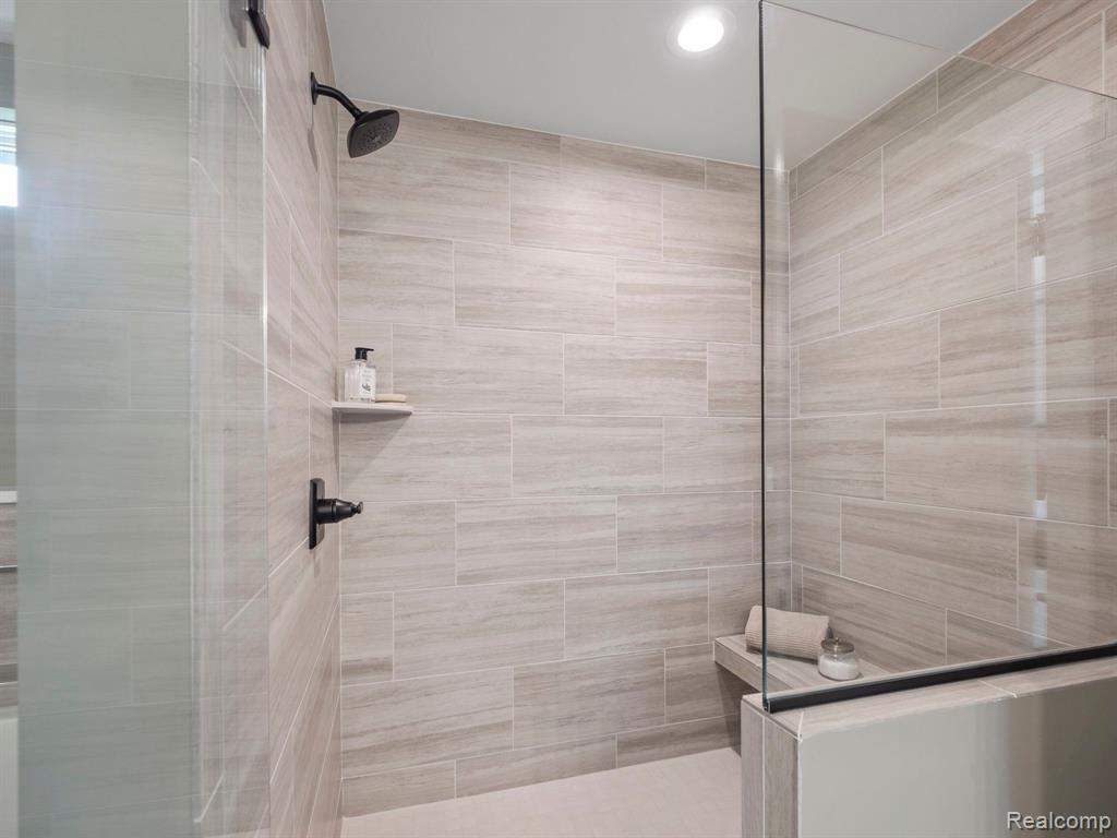 57762 Belfield Court, South Lyon, MI 48178 — Photo 14