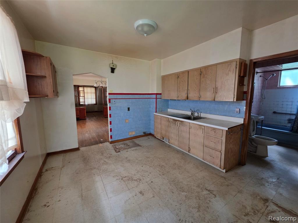 6081 Comstock Street, Detroit, MI 48211 — Photo 17