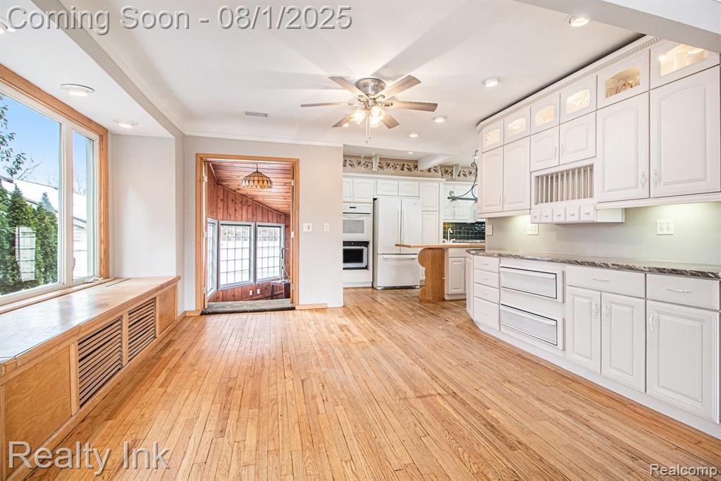 9820 BYROMAR Lane, Grosse Ile, MI 48138 — Photo 9