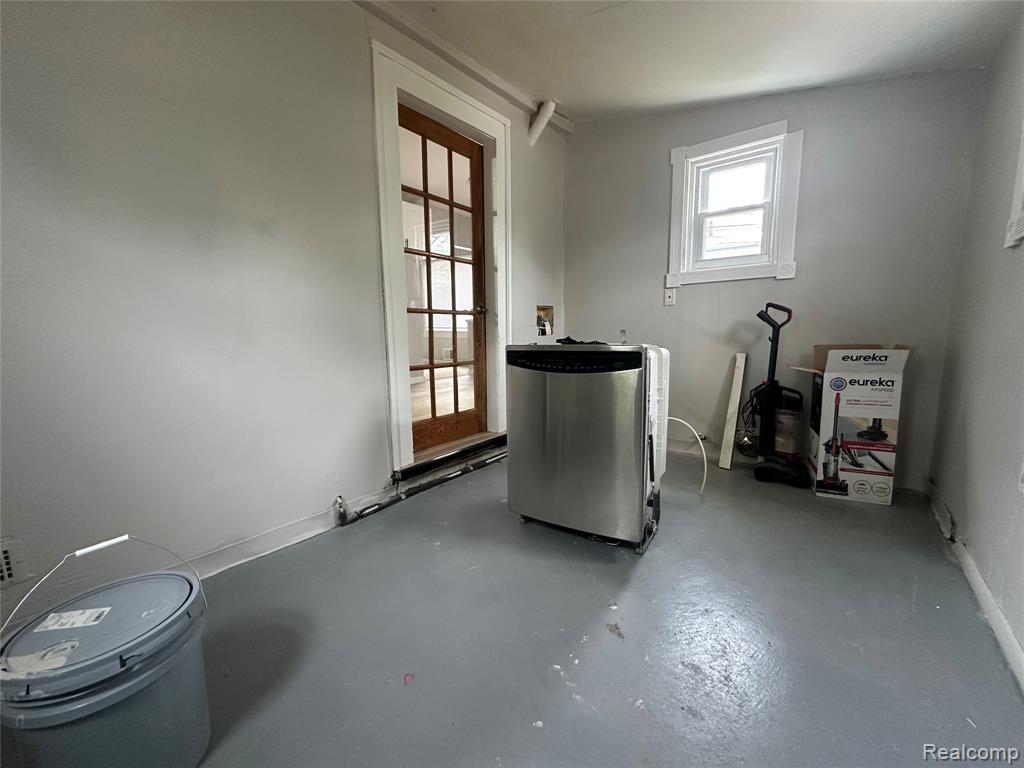 7027 Meadow Avenue, Warren, MI 48091 — Photo 11