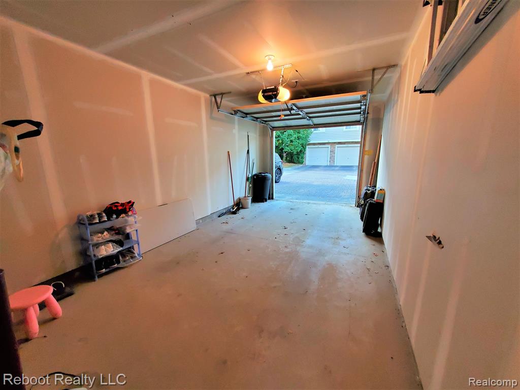 1127 BEAVER Run, Troy, MI 48083 — Photo 22