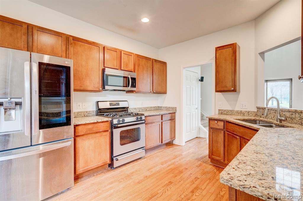 49677 COURTYARD Lane, Canton, MI 48188 — Photo 16