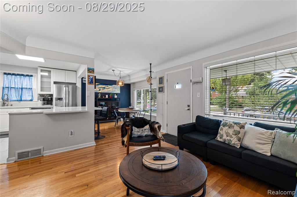 712 S Minerva Avenue, Royal Oak, MI 48067 — Photo 6