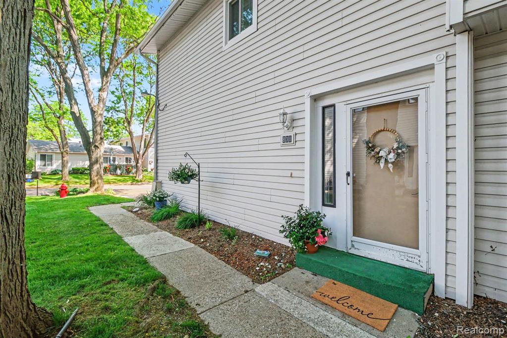 838 Corners Court, Orion, MI 48362 — Photo 3
