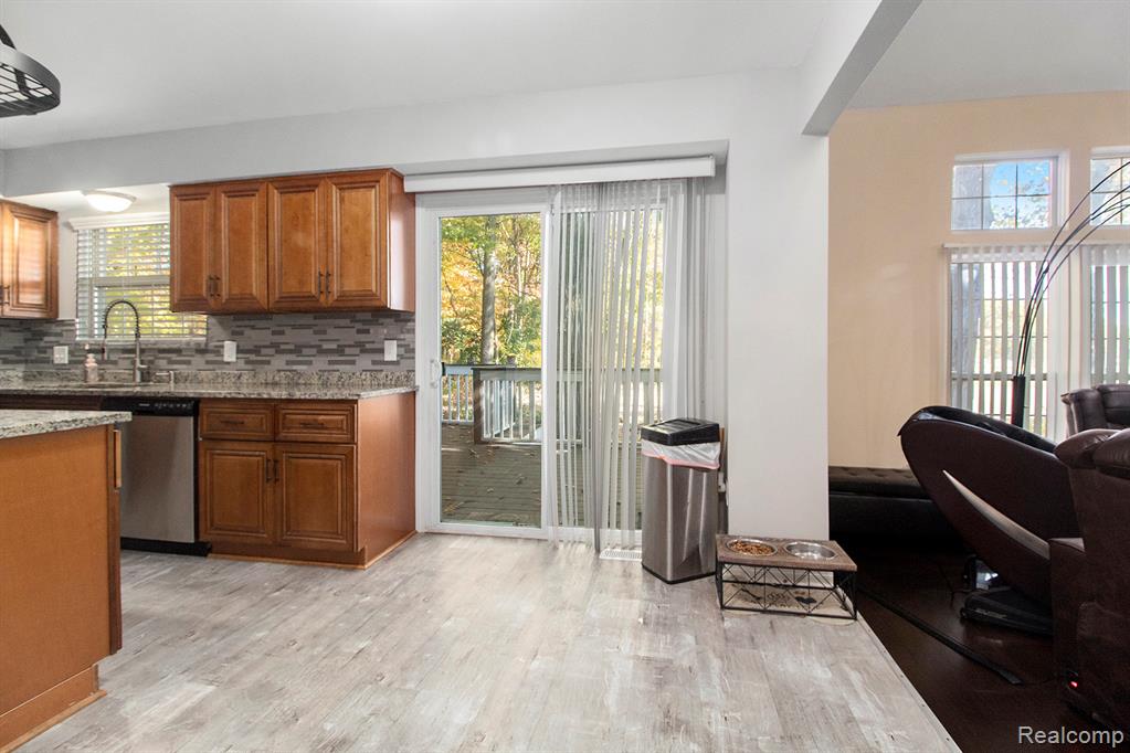 7946 Moonwood Place, Westland, MI — Photo 9