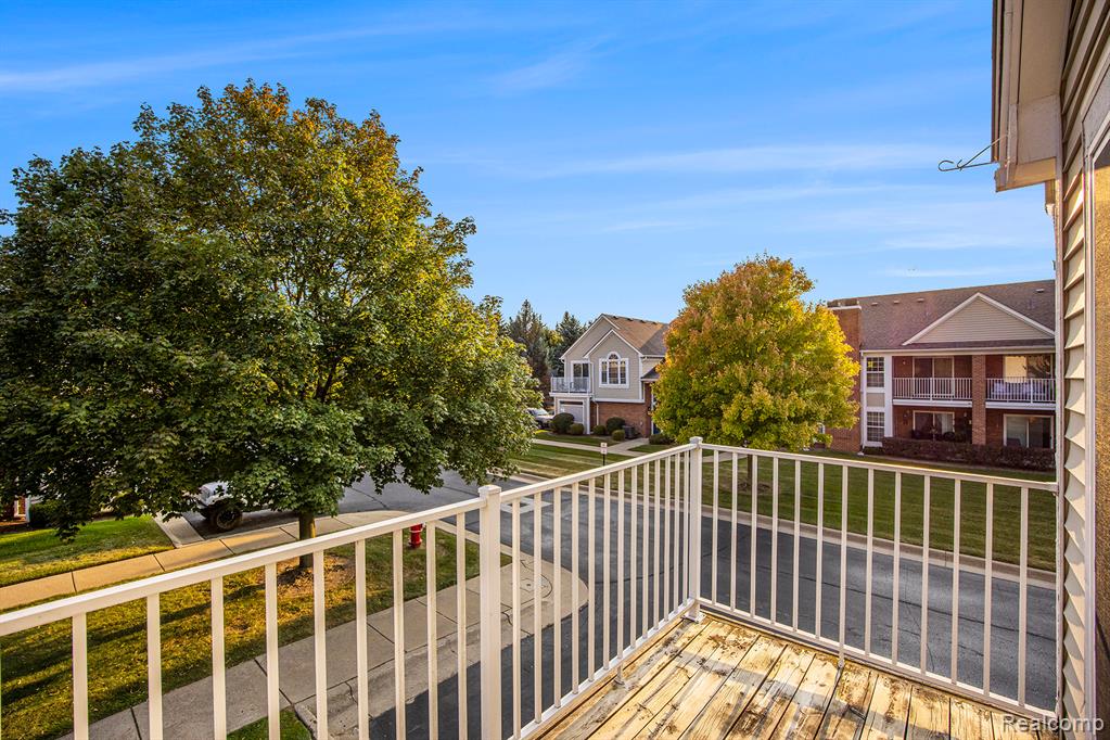 4165 Berkshire Drive, Sterling Heights, MI 48314 — Photo 17