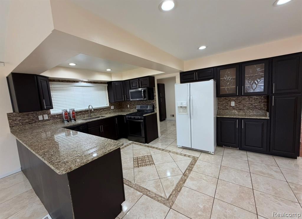 39725 Crystal Drive, Sterling Heights, MI 48310 — Photo 6