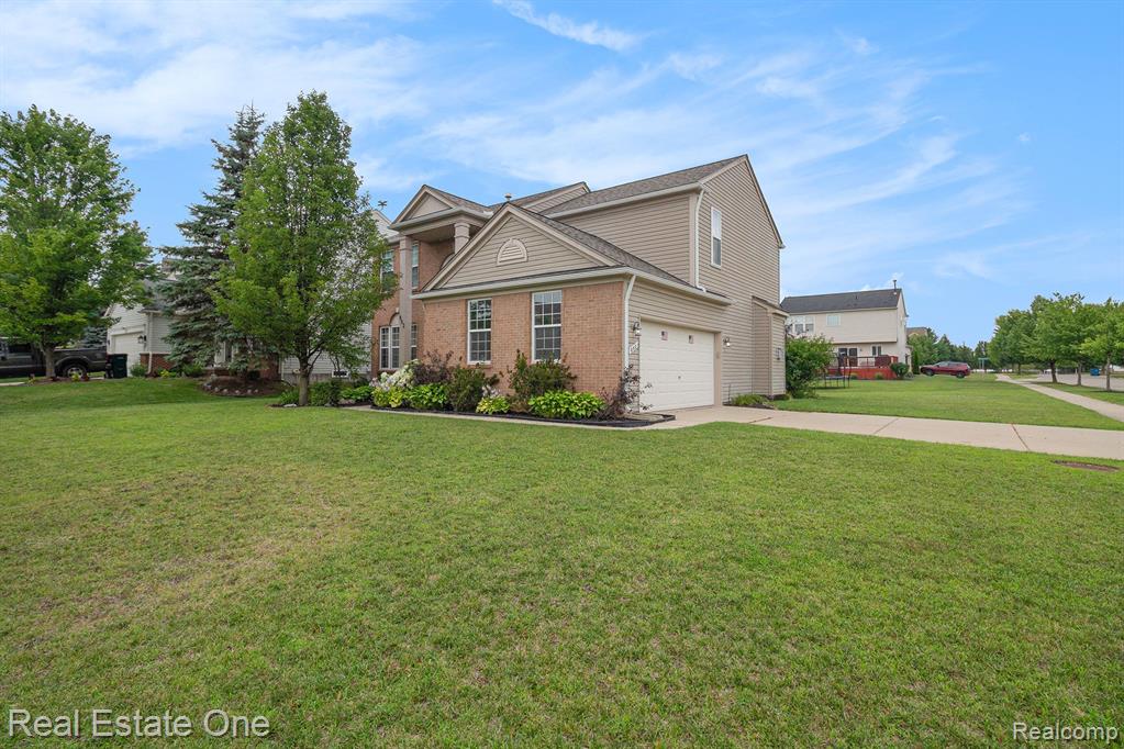 852 Deer Run Lake Road, Holly, MI 48442 — Photo 34