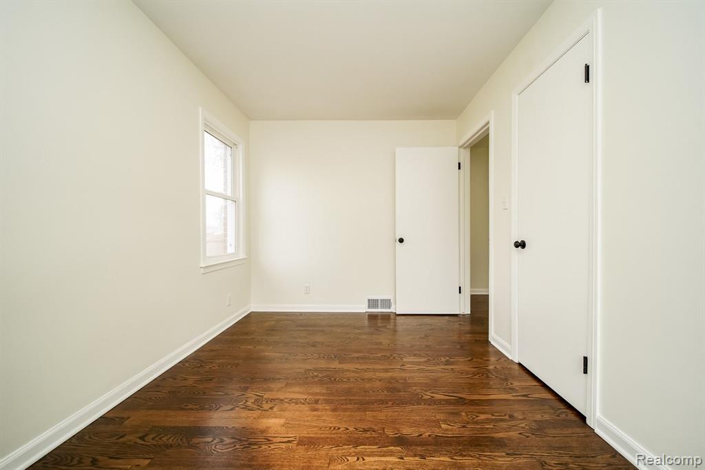 6855 KINGSBURY Street, Dearborn Heights, MI 48127 — Photo 48