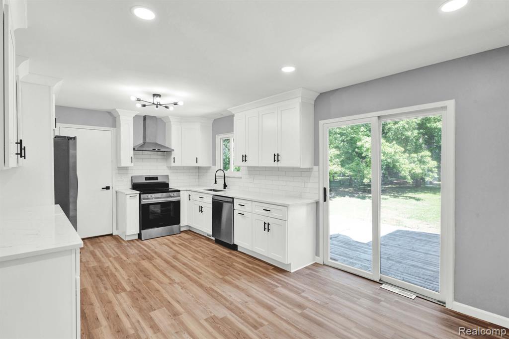 8962 Glasgow Drive, White Lake, MI — Photo 9