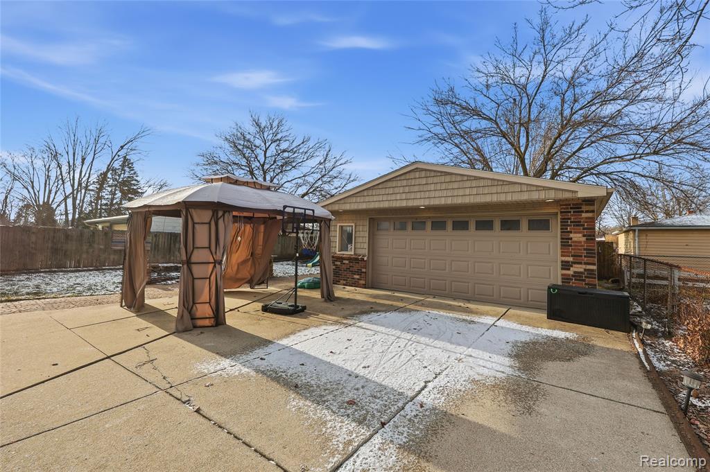 50661 Jim Drive, Chesterfield, MI 48047 — Photo 40
