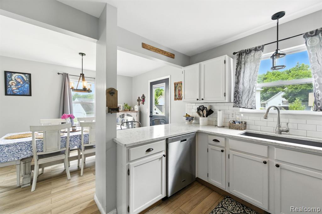 400 Ventnor Commons, Howell, MI 48843 — Photo 13