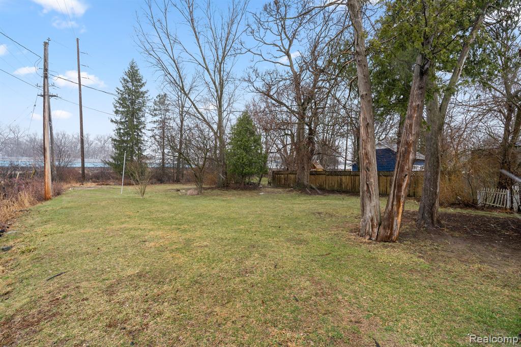 580 W MIDDLE Street, Chelsea, MI 48118 — Photo 21