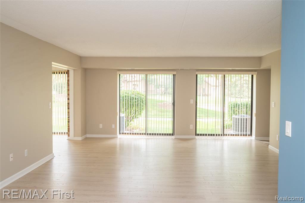 17865 University Park Drive, Livonia, MI 48152 — Photo 21