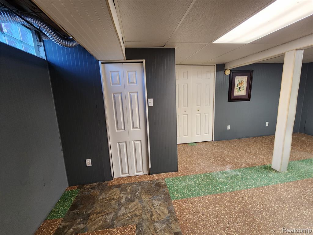 8665 Sterling, Center Line, MI 48015 — Photo 25