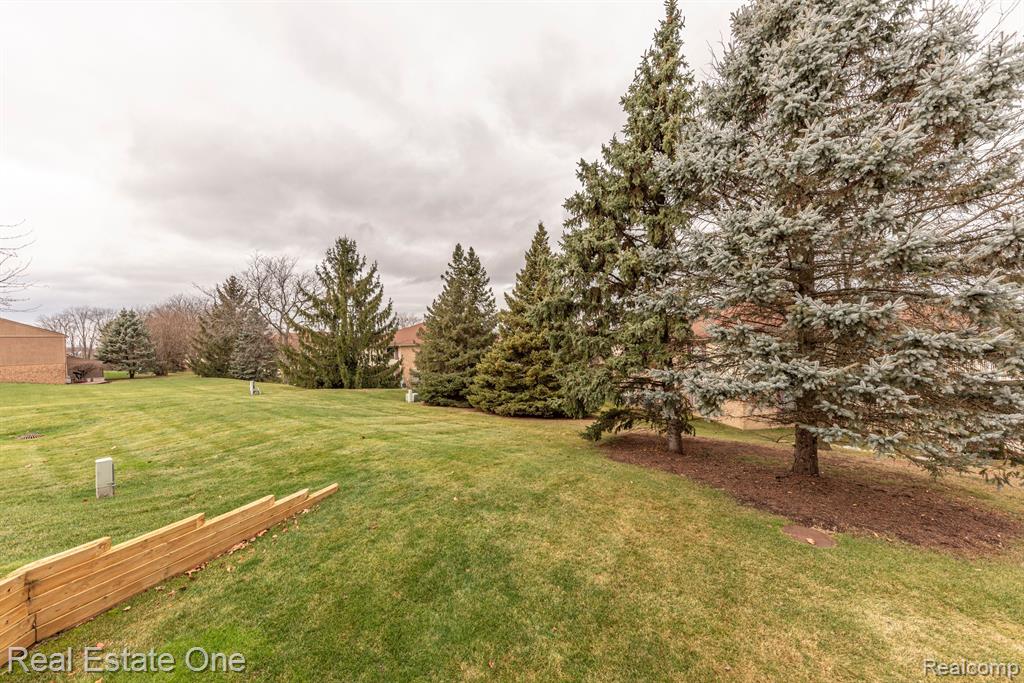 61024 Evergreen Court, 23, South Lyon, MI 48178 — Photo 39