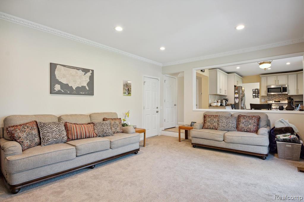 8979 BROUGHAM Drive, Sterling Heights, MI 48312 — Photo 20