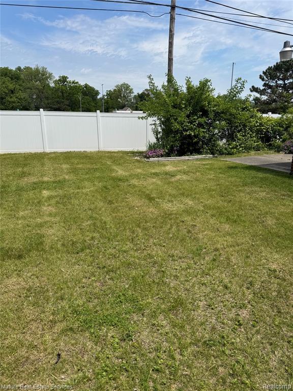 13585 Rockdale Street, Detroit, MI 48223 — Photo 30