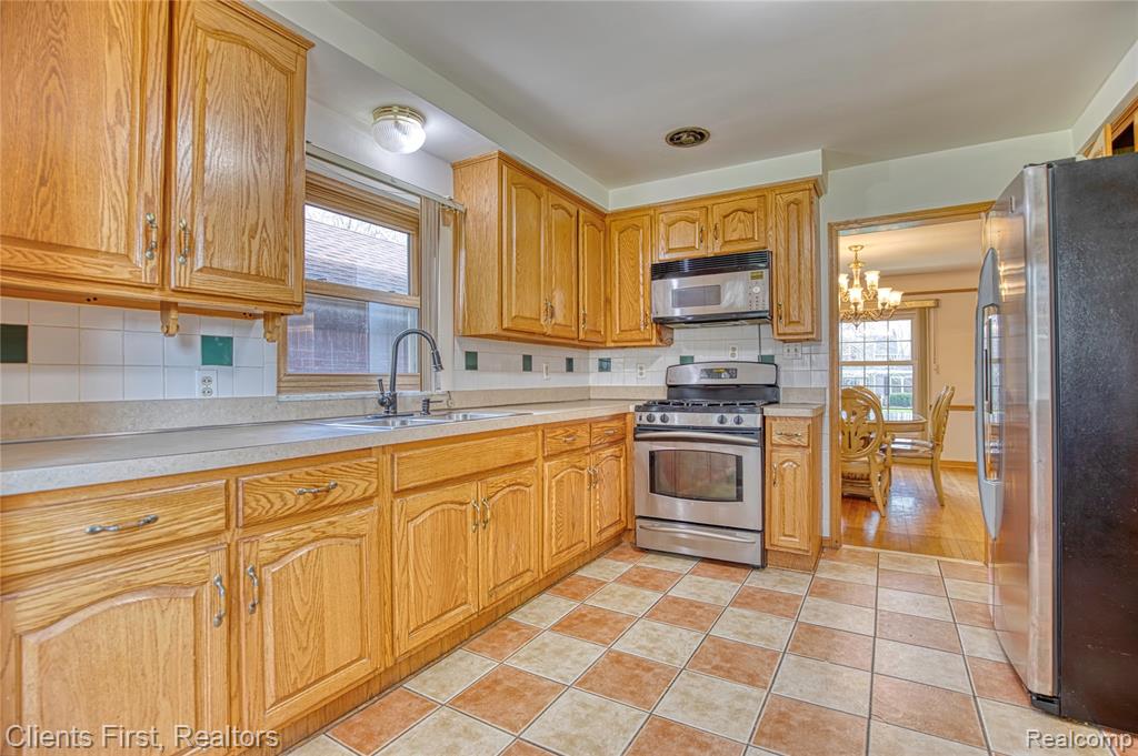 551 Fiske Drive, Detroit, MI 48214 — Photo 14