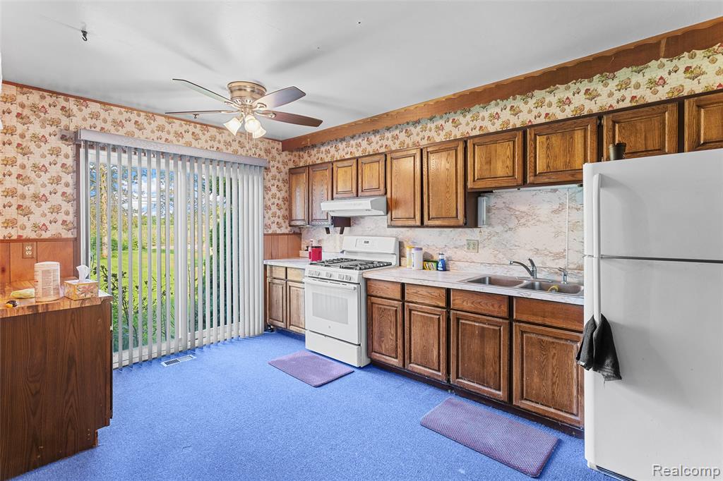 25245 Bell Road, New Boston, MI 48164 — Photo 37