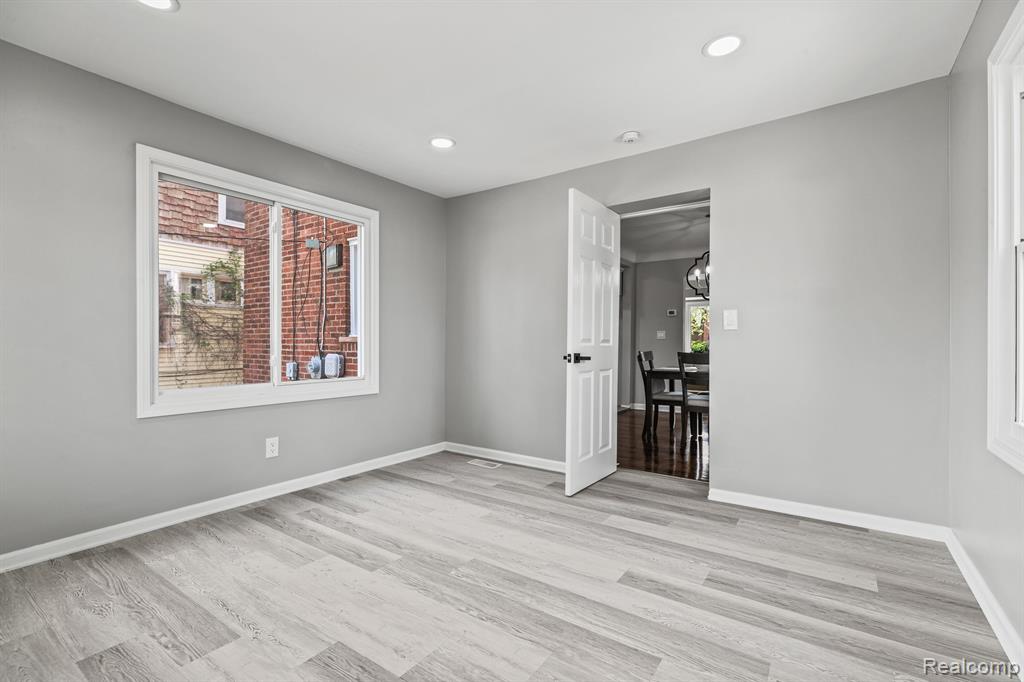 8044 E MORROW Circle, Detroit, MI 48204 — Photo 18
