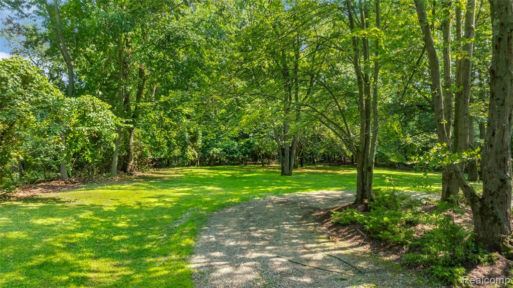5035 Ponvalley Road, Bloomfield Hills, MI 48302 — Photo 56