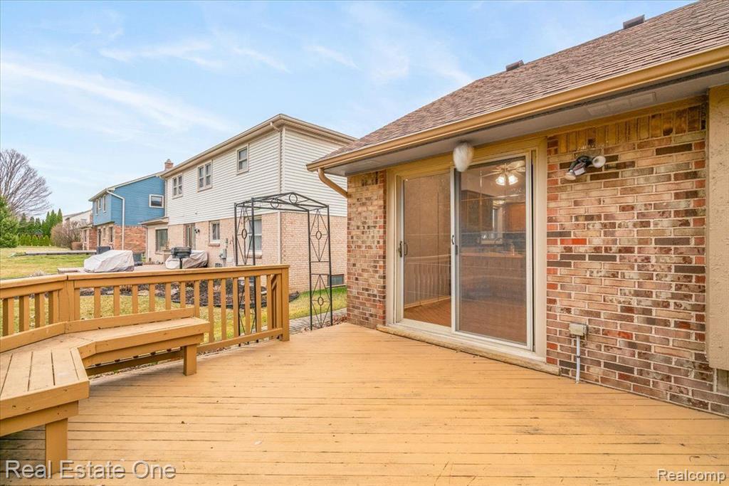 16161 WEATHERFIELD Drive, Northville, MI 48168 — Photo 13