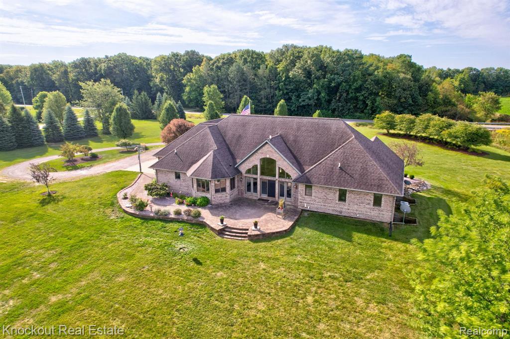 10205 Bradley Road, Frankenmuth, MI 48734 — Photo 55