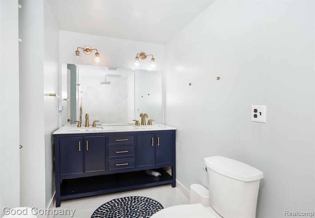 28562 REGENT Court S, Southfield, MI 48076 — Photo 22
