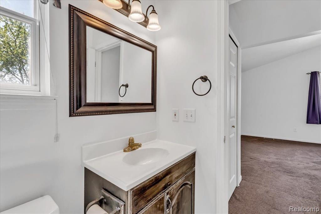 4525 STREAMSIDE Trail, Waterford, MI 48329 — Photo 15
