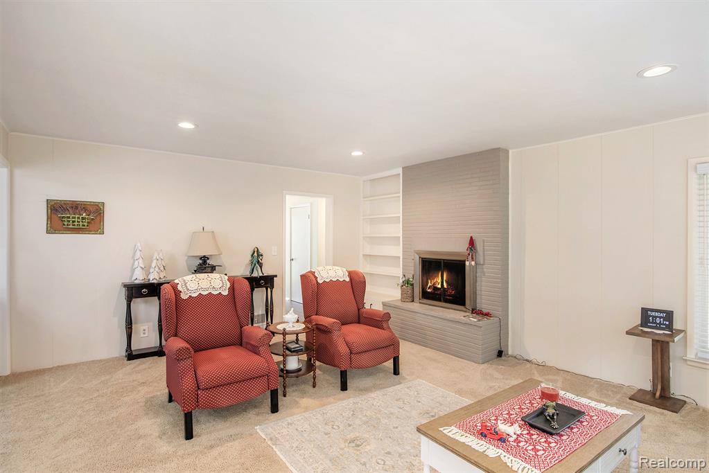 702 E Maple Street, Holly, MI 48442 — Photo 6