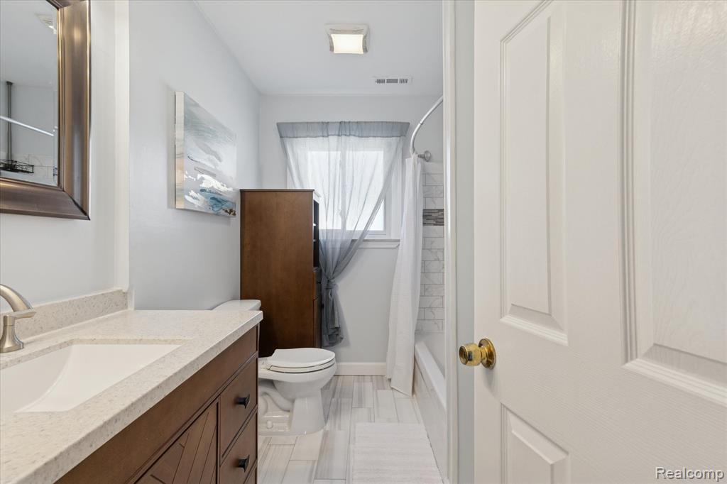 25898 Fairgrove Street, Woodhaven, MI 48183 — Photo 20