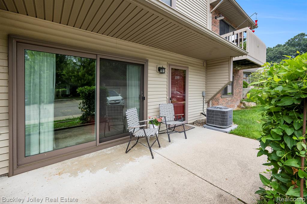 399 Spring Brooke Drive, Brighton, MI 48116 — Photo 12