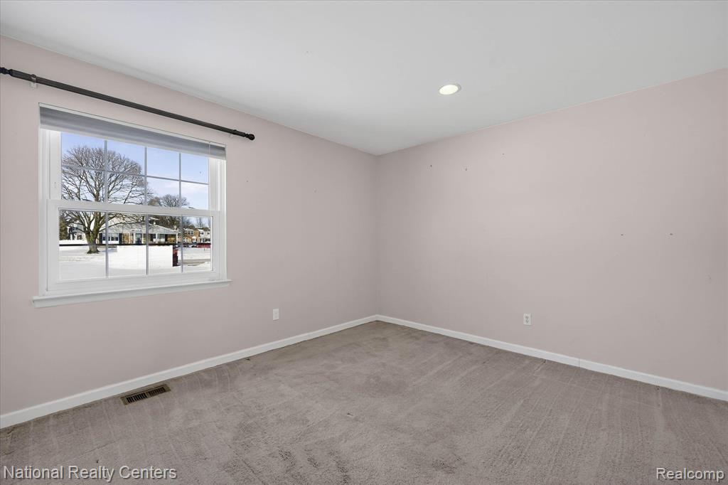 24825 Olde Orchard Street, Novi, MI — Photo 16