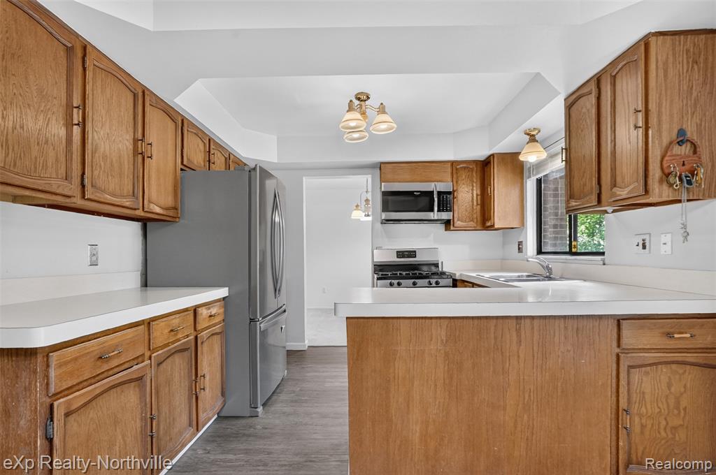 7565 Embassy Drive, Canton, MI 48187 — Photo 12