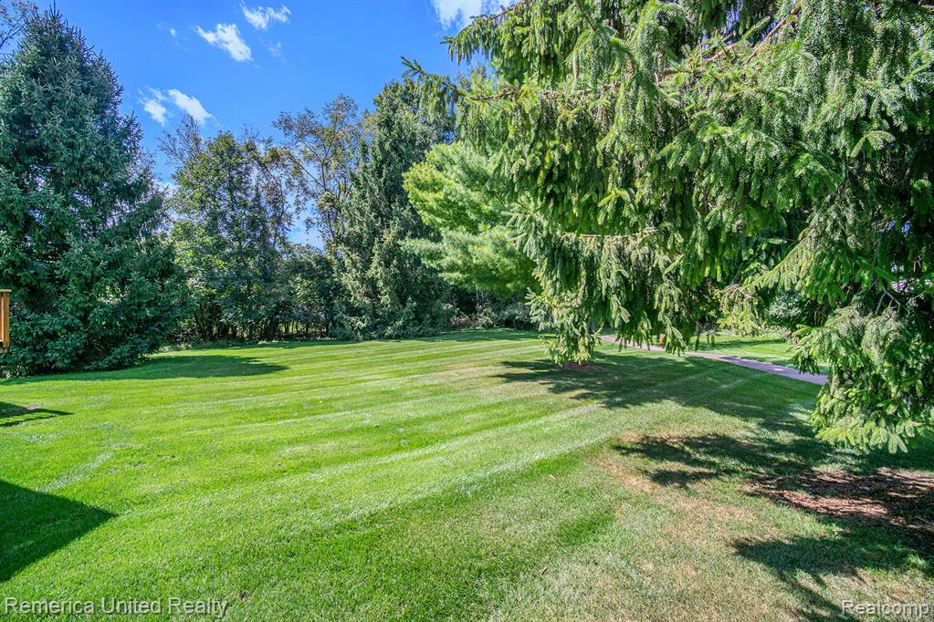9024 Pine Cove Drive, Whitmore Lake, MI 48189 — Photo 21