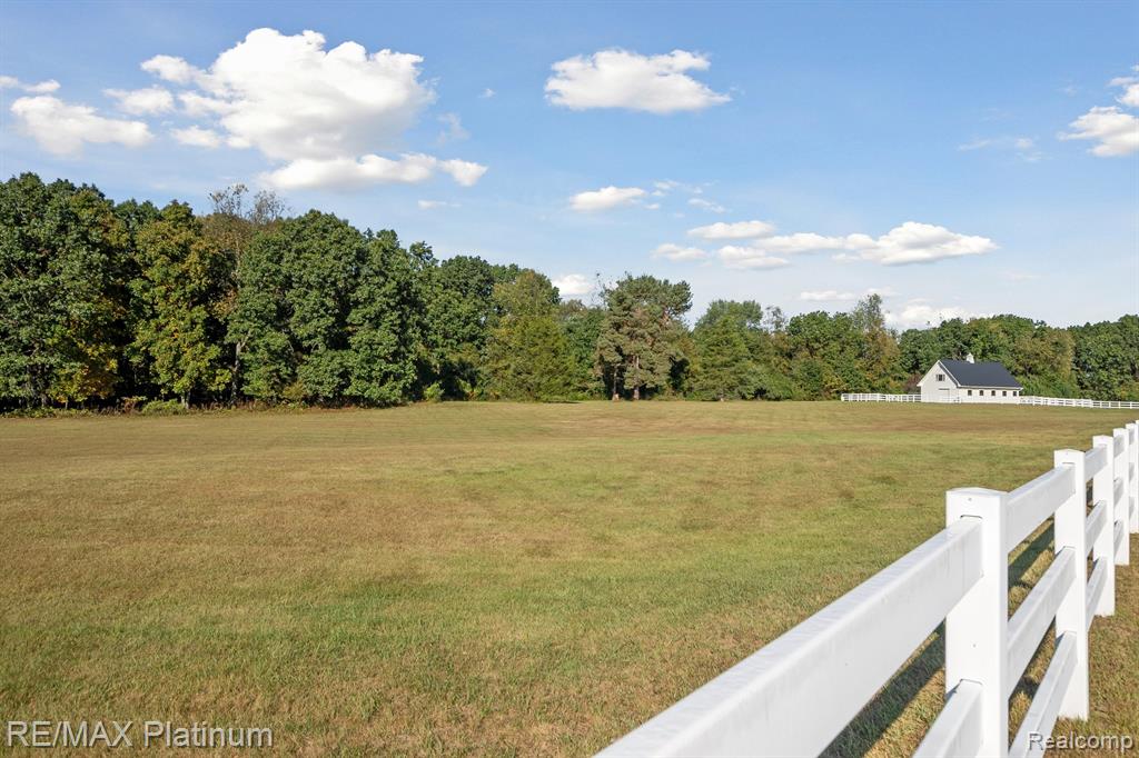 3304 OUTBACK Trail, Pinckney, MI 48169 — Photo 43