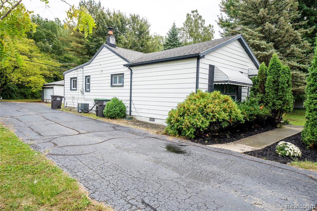 8883 Beech Daly Road, Taylor, MI 48180 — front exterior