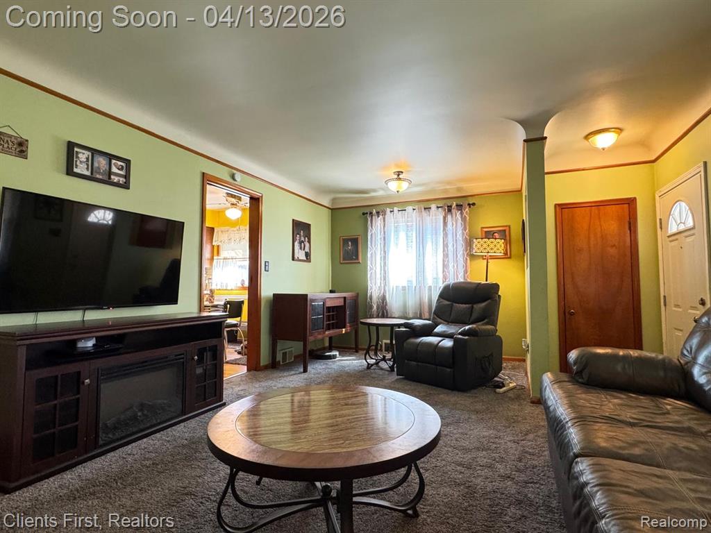 18047 Holland Avenue, Eastpointe, MI 48021 — Photo 3