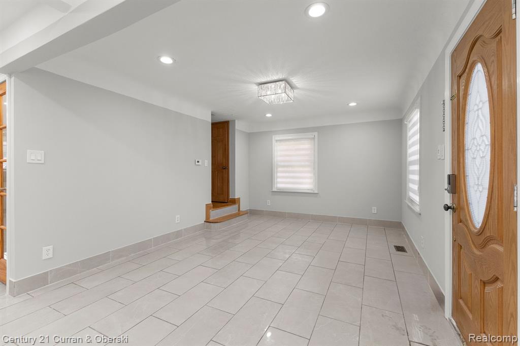 4817 WESTLAND Street, Dearborn, MI 48126 — Photo 4