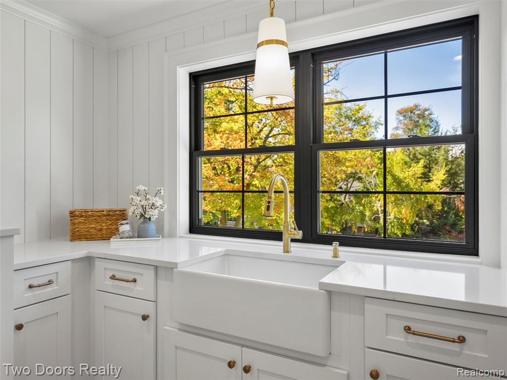 820 OAKRIDGE Avenue, Royal Oak, MI 48067 — Photo 47
