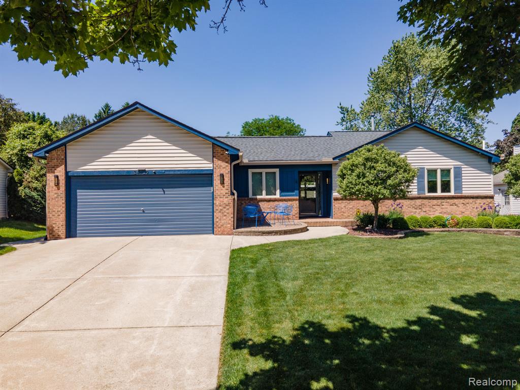 24729 SARAH FLYNN, Novi, MI — Photo 2