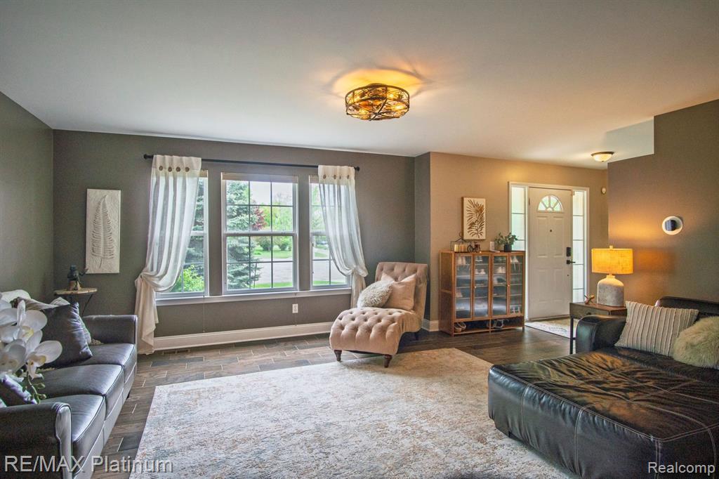 8313 Mill Pointe Court, Goodrich Vlg, MI — Photo 7