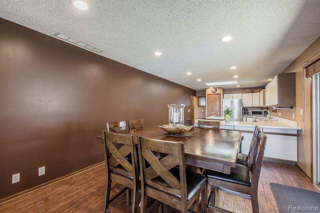 4830 SHERWELL Drive, Waterford, MI 48327 — Photo 11