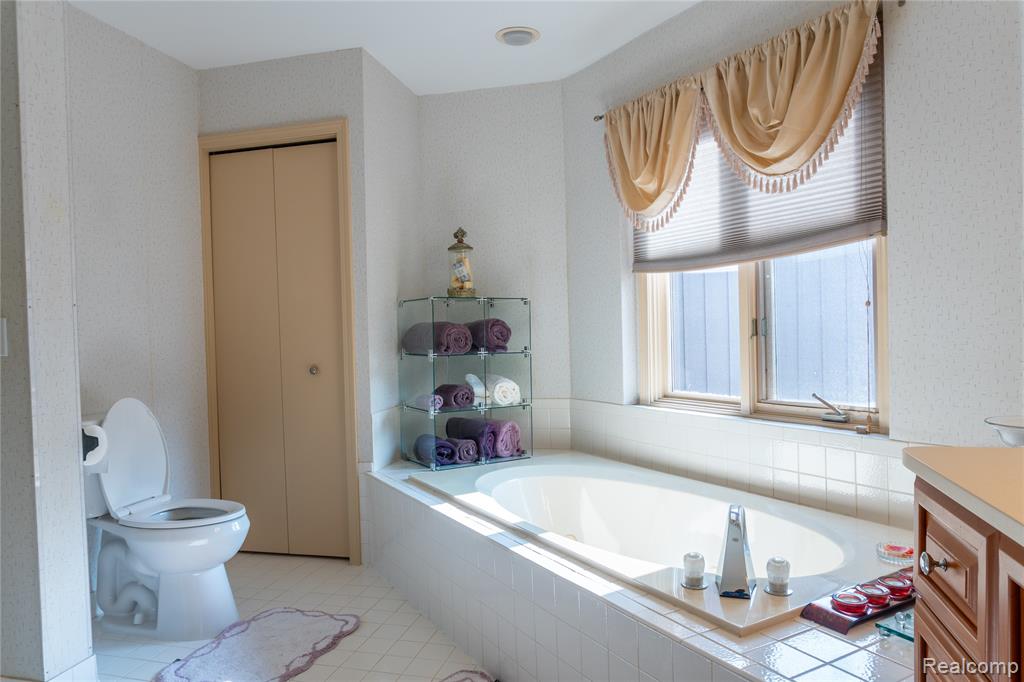 37839 Siena Drive, Farmington Hills, MI 48331 — Photo 30