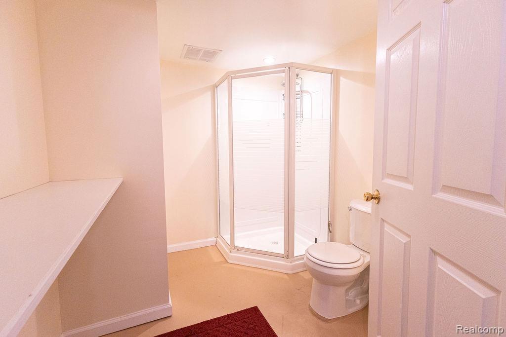823 Southwood Drive, Fenton, MI 48430 — Photo 20