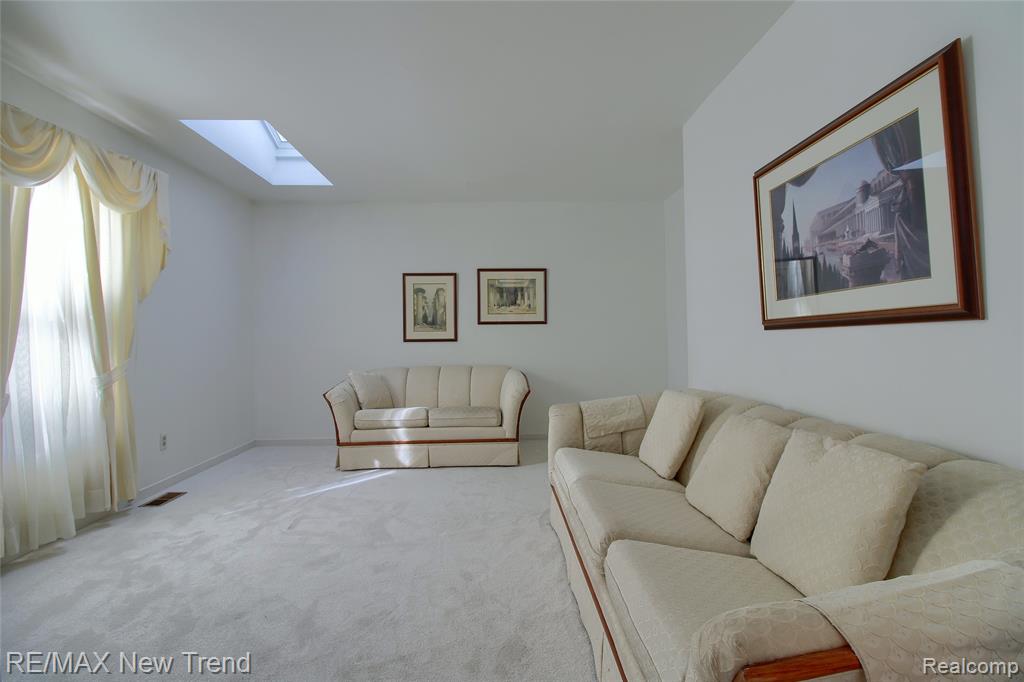 44420 Wright Way, Novi, MI — Photo 4