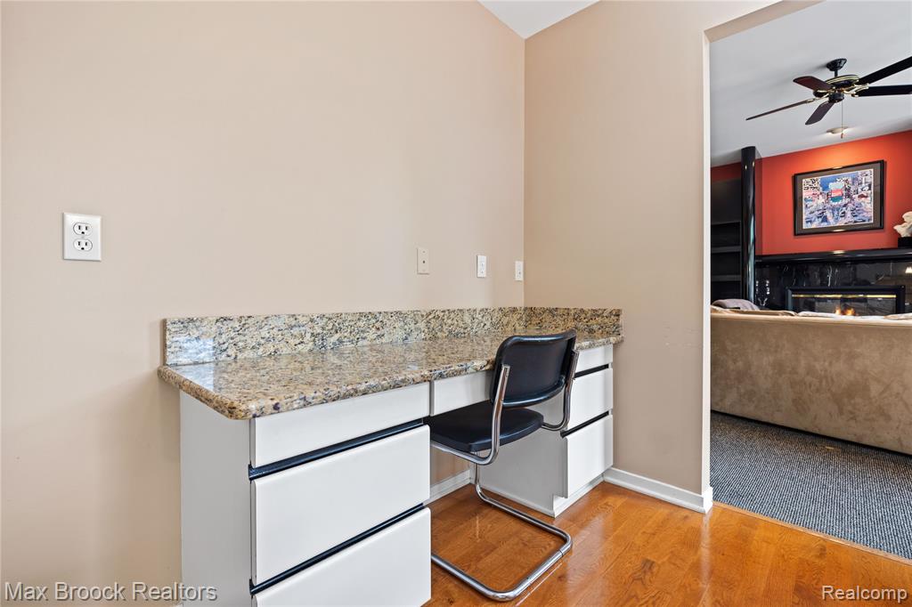 6684 Stonebridge E, West Bloomfield, MI — Photo 20