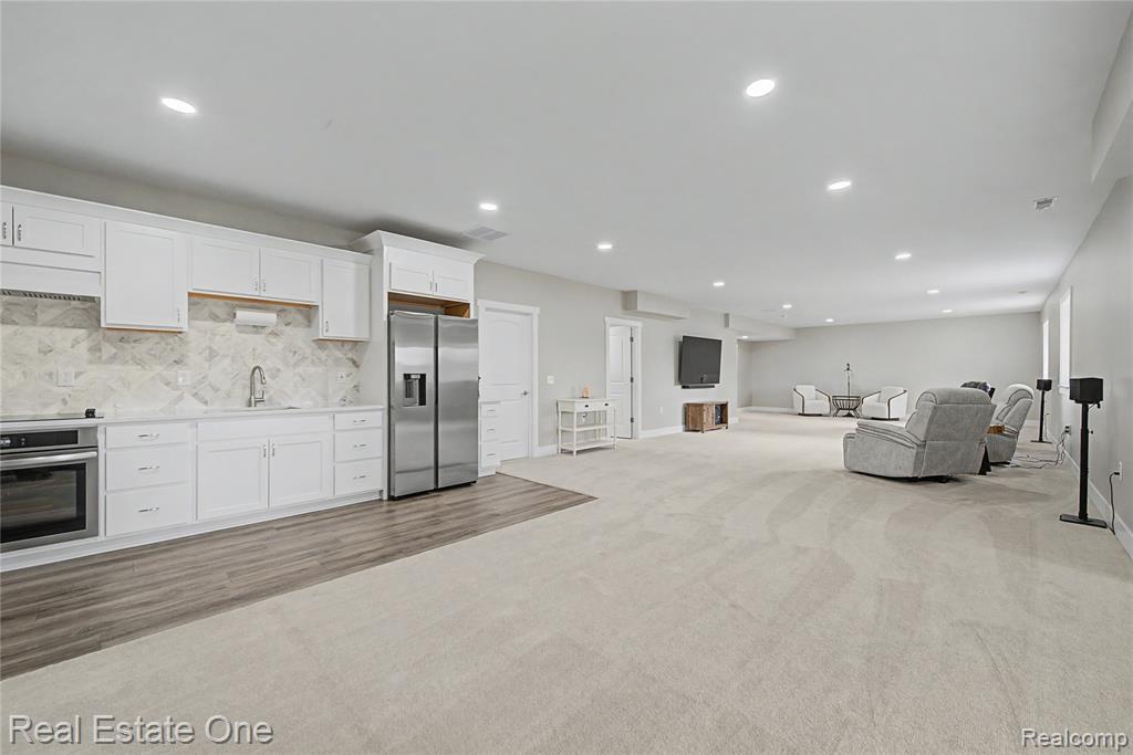 8370 Grist Mill Drive, Fenton, MI 48430 — Photo 31